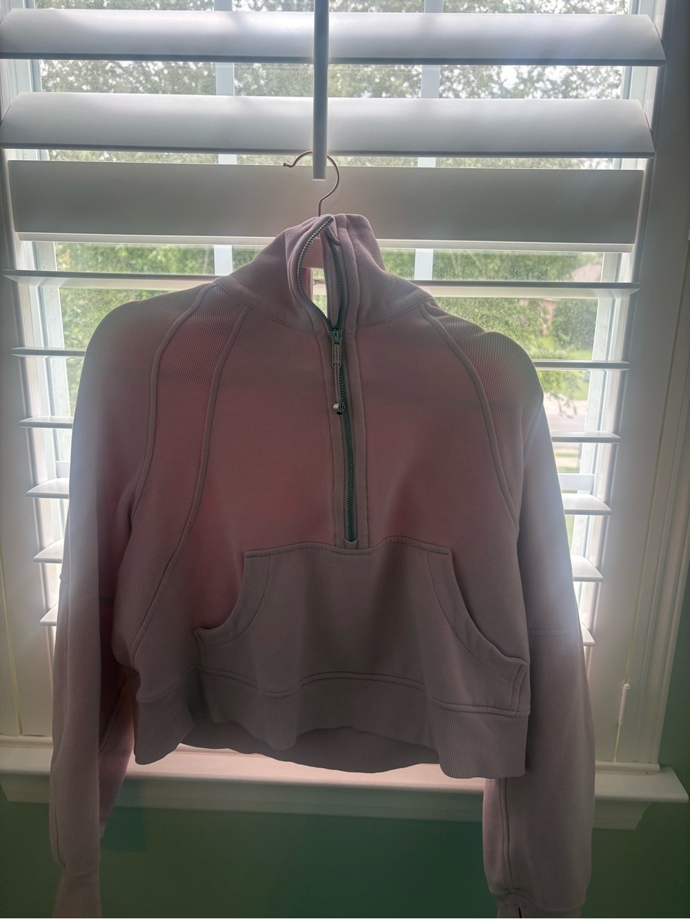 Light Pink/Lilac Lululemon Scuba NO HOOD
